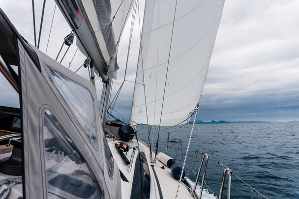 Navigare in barca in Norvegia
 - Foto, immagini