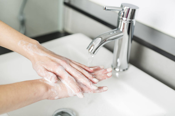 Higiene Limpieza de manos Lavado
 . - Foto, imagen