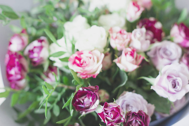 Белые и розовые розы. Размытый фокус
 - Фото, изображение