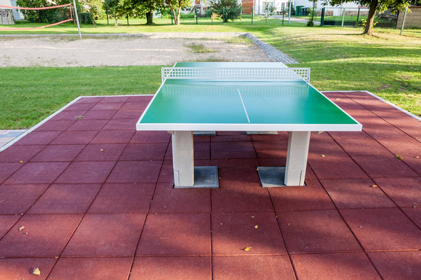 Un tennis de table
 - Photo, image