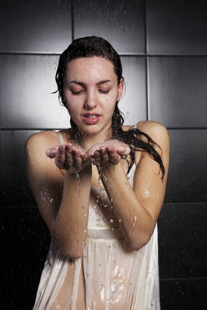 girl taking a shower - Fotó, kép
