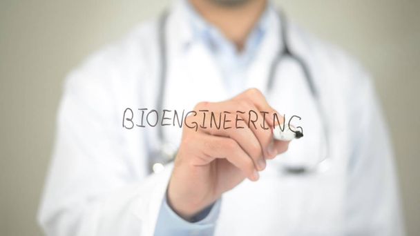 Bioengenharia, Doutor escrevendo na tela transparente
 - Foto, Imagem