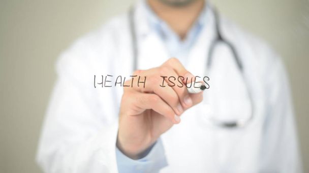 Problemas de saúde, médico escrevendo na tela transparente
 - Foto, Imagem