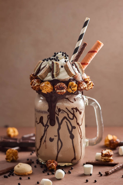 chocolate freak or crazy shake - Foto, afbeelding