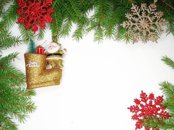 joulu koristelu koostumus kuusen oksat Garland valo
 - Valokuva, kuva