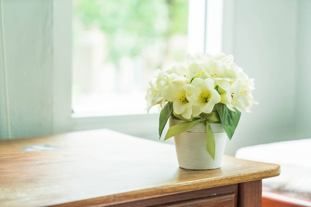 flower in vase  - Φωτογραφία, εικόνα