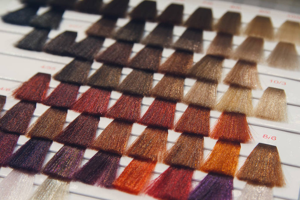 Палитра различных узоров цветных волос
 - Фото, изображение
