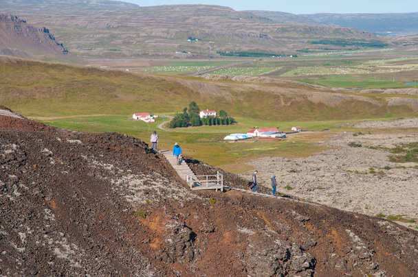 Lépcső felé a kráter a Grabrok hegy nyugati Izlandon - Fotó, kép