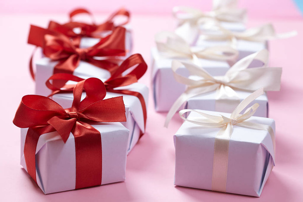 gift boxes with bows - Foto, Bild