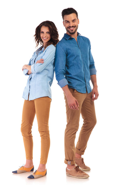 full body of a casual couple smiling  - Foto, immagini