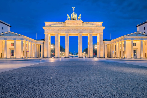Braniborská brána nebo Brandenburger Tor v Berlíně na blízko - Fotografie, Obrázek
