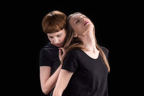 Лесбиянки обнимаются - Фото, изображение