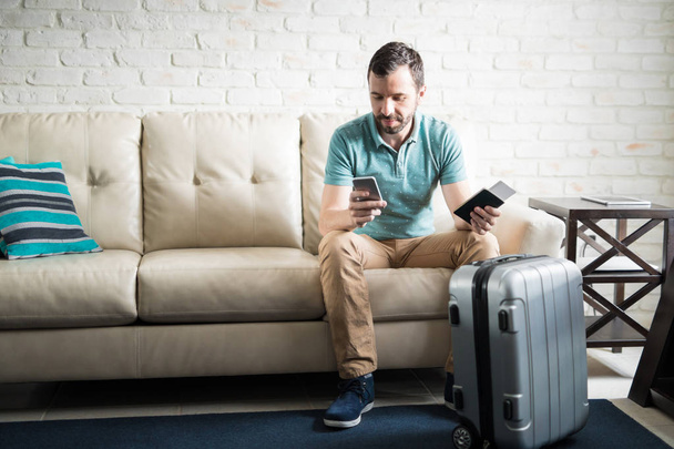 man with suitcase and passport  - Photo, Image