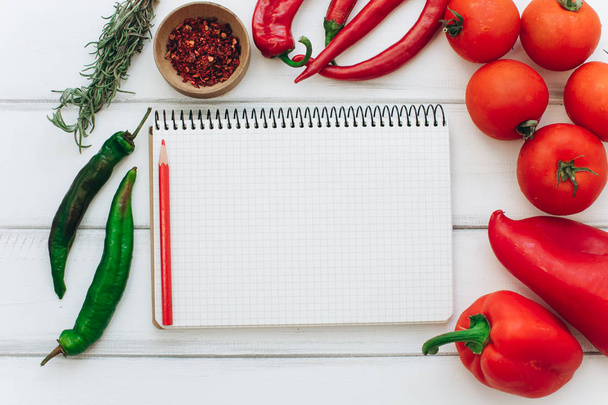 Notebook se zeleninou a kořením - Fotografie, Obrázek