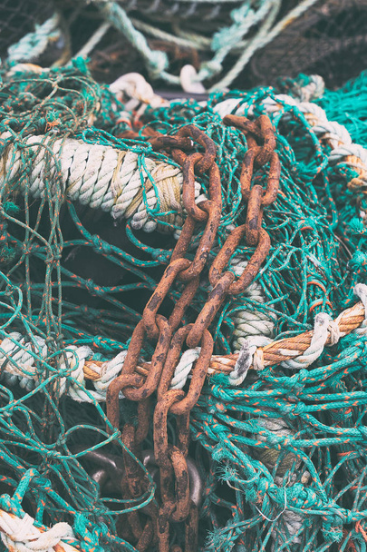 chains and nets - Zdjęcie, obraz