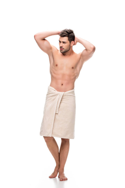 hombre cubierta con toalla después de la ducha
 - Foto, Imagen