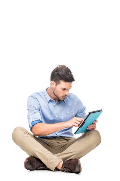 genç adam tablet kullanma - Fotoğraf, Görsel