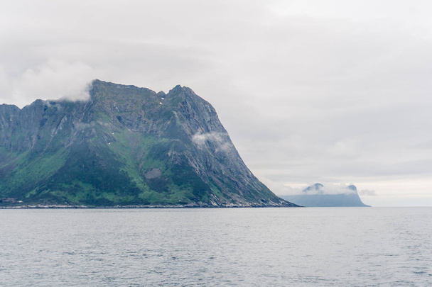 Mountain landscapes on the Norwegian Sea - Fotoğraf, Görsel