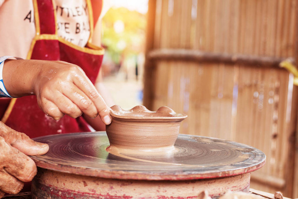Fabricación de cerámica en Tailandia
. - Foto, imagen
