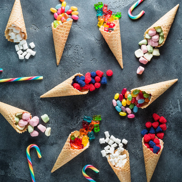 coloridos caramelos brillantes surtidos
 - Foto, imagen