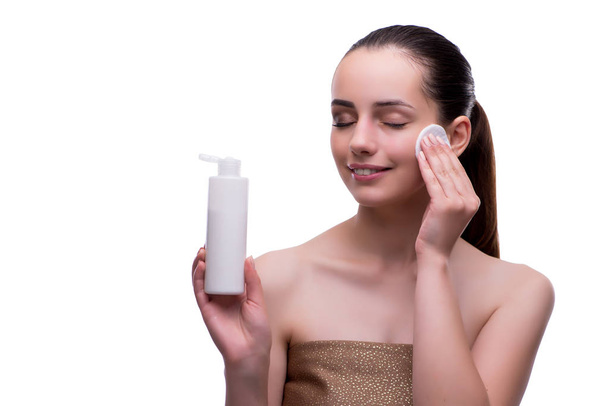 Frau im Schönheitskonzept schminkt sich mit Kosmetik - Foto, Bild
