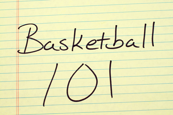 Basketbol 101 üzerinde sarı bloknot - Fotoğraf, Görsel