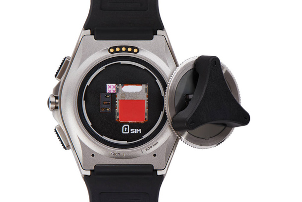 USIM Slot v chytré hodinky a otevřený kryt s opener. - Fotografie, Obrázek