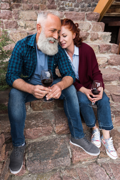 mature couple drinking wine - Zdjęcie, obraz