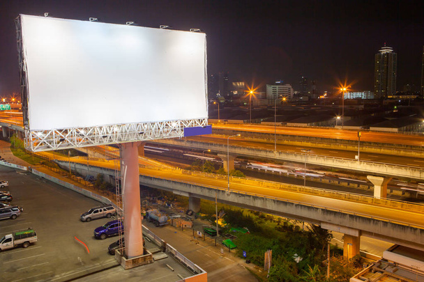billboard blanco voor outdoor reclame poster of blanco billenbeer - Foto, afbeelding