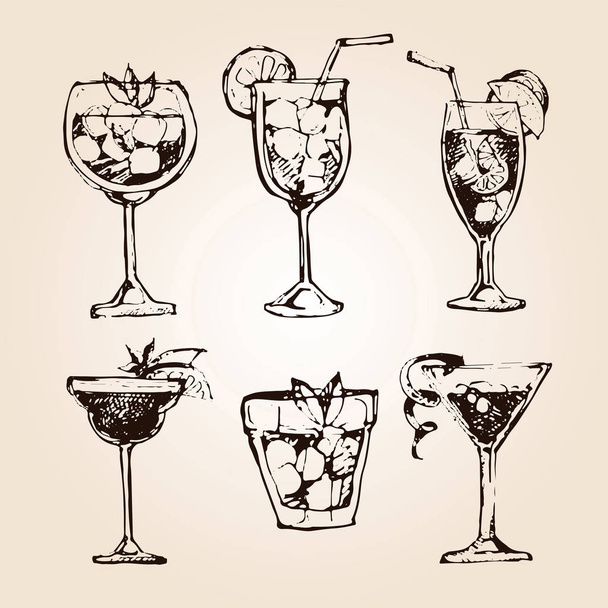 Cocktail set. Elements for the graphic design of the menu bars, restaurants, invitations, announcements. Hand drawn sketch set of alcoholic cocktails. Vintage vector illustration  - Vector, Imagen
