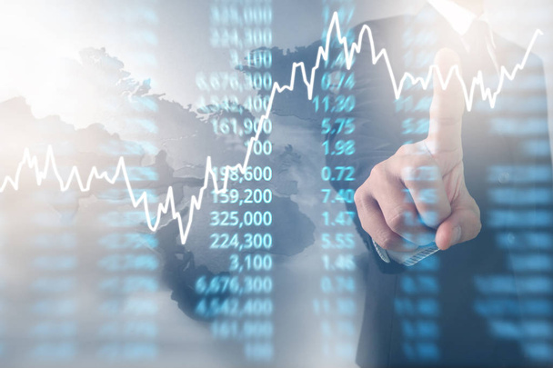 Analisando dados financeiros ilustrados do mercado de ações gráfico em uma tela - Foto, Imagem