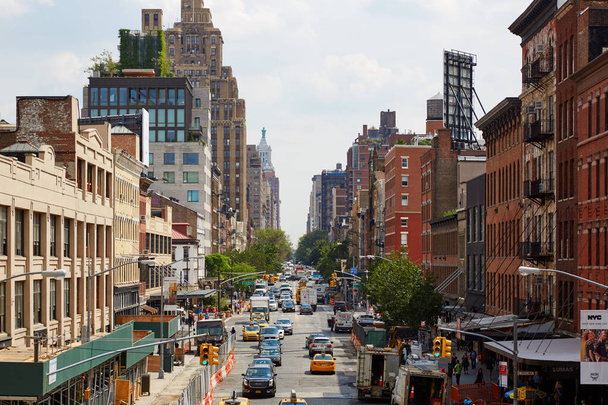Meatpacking district street with traffic elevated view in New York - Foto, Imagem