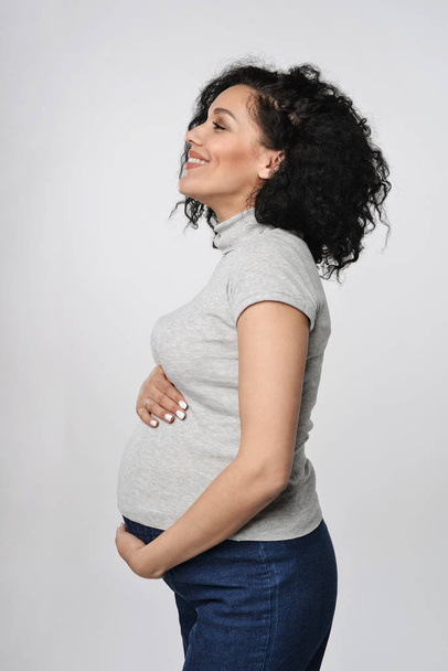 Pregnant woman profile - Foto, imagen