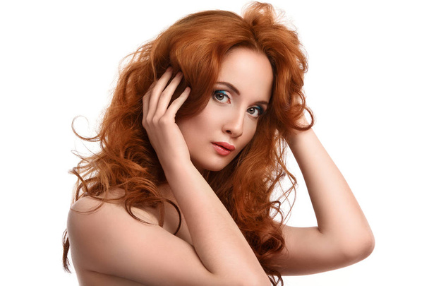 赤い髪の美しい女性 - 写真・画像