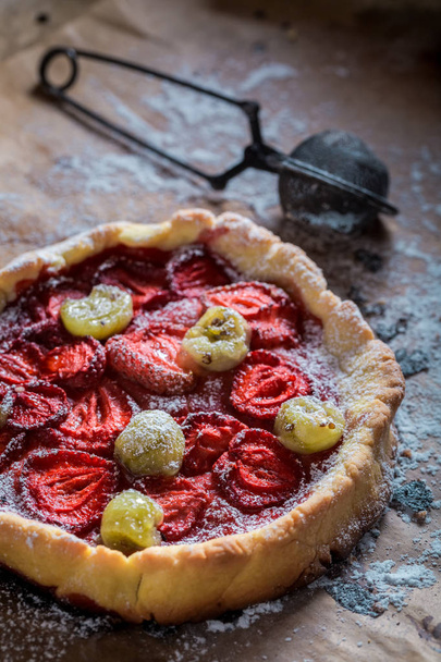 Delicious and crispy tart with fresh berry fruits - Fotó, kép