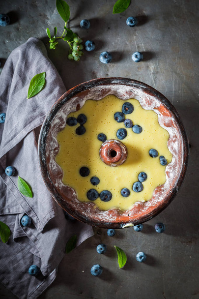 Preparation for homemade and rustic cake with blueberries - Foto, Imagem