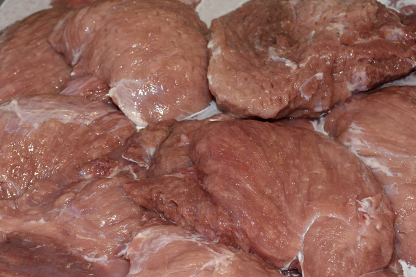 Fleischindustrie nach der Injektion von Sole in das Fleisch, - Foto, Bild