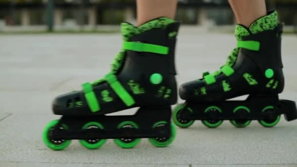Girl on roller skates close-up. - Footage, Video