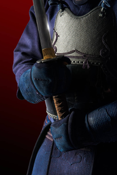 armadura kendo de tradición masculina con espada
. - Foto, Imagen