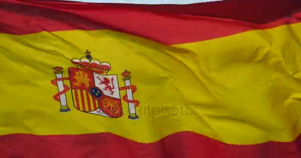 4 к прапор Іспанії майорить у вітер. - Кадри, відео