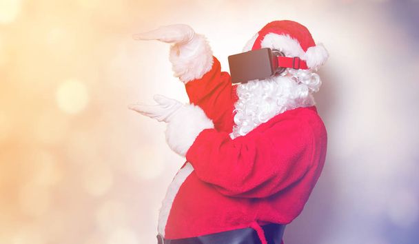 Santa Claus with VR glasses - Valokuva, kuva