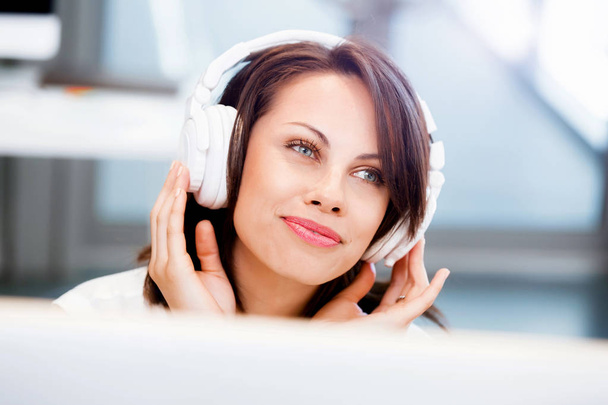 Woman in headphones - Foto, Imagem