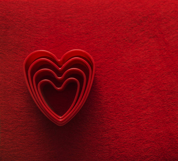  hearts, shapes on red texture - Fotografie, Obrázek