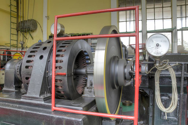 Машинобудування в електростанції
 - Фото, зображення