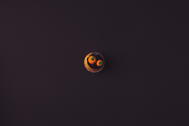 halloween cupcake with pumpkins - Фото, зображення