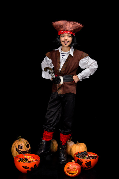 Mały pirat z jack o latarnie - Zdjęcie, obraz
