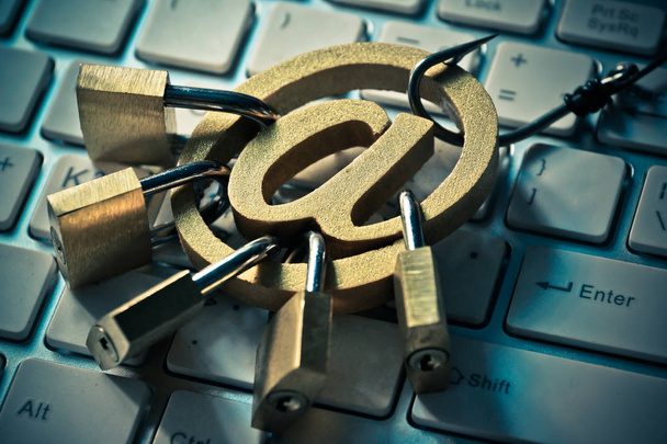 Phishing-Angriff auf E-Mail - Foto, Bild