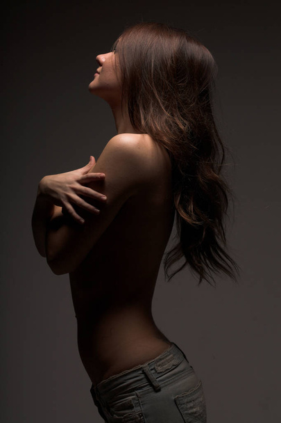 Topless modest girl - Valokuva, kuva