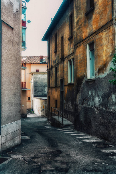close up on traditional Italian building and street - Valokuva, kuva