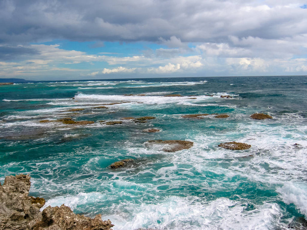 Φουρτουνιασμένη θάλασσα της Καραϊβικής - Φωτογραφία, εικόνα